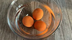 Leg gekookte eieren nooit in koud water.