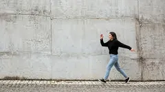 Waarom zwaaien we met onze armen tijdens het lopen? En hoe doe je dat op de juiste manier?