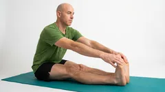 Avondritueel voor uw voeten. Verplichte oefening om het hele lichaam te ontspannen.